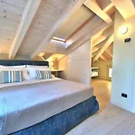 Appartement Liszt Attic By Klabhouse *