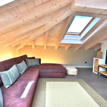 Appartement Liszt Attic By Klabhouse *