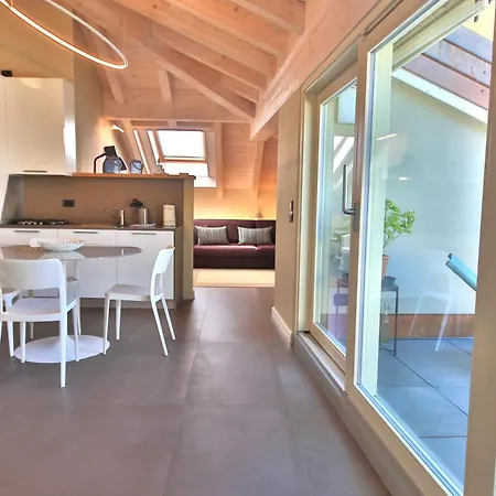 Liszt Attic By Klabhouse Appartement Bellagio