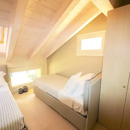 Liszt Attic By Klabhouse בלאג'יו