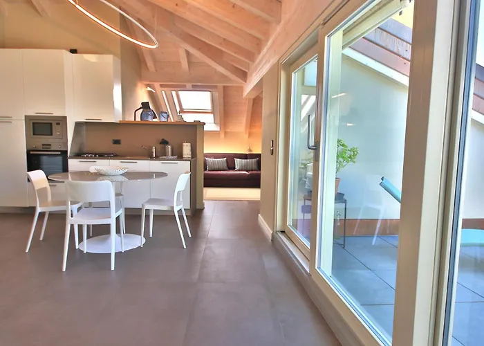 Liszt Attic By Klabhouse דירה בלאג'יו