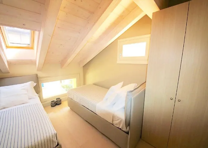 Liszt Attic By Klabhouse בלאג'יו