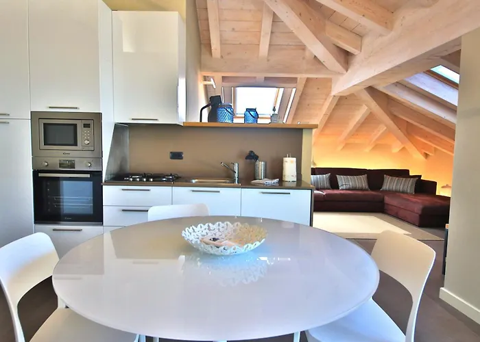 Liszt Attic By Klabhouse Апартаменты
